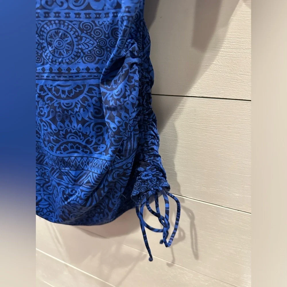 Lands End Blue Patterned V-Neck Ruched Swim Top- size Small 6/8